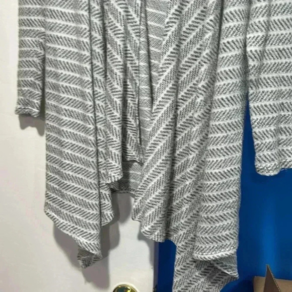 Bobi Gray‎ Chevron Cardigan - Picture 2 of 3